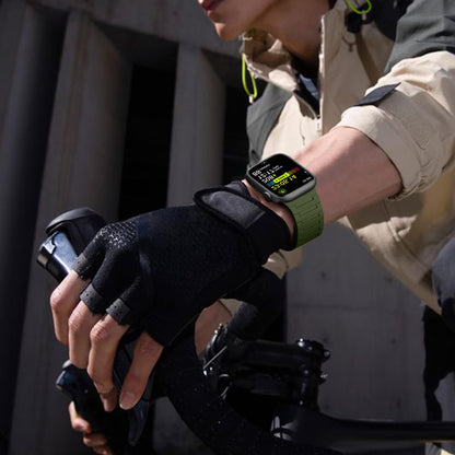 SNBLK Magnetic Silicone Band – Apple Watch Compatible Strap